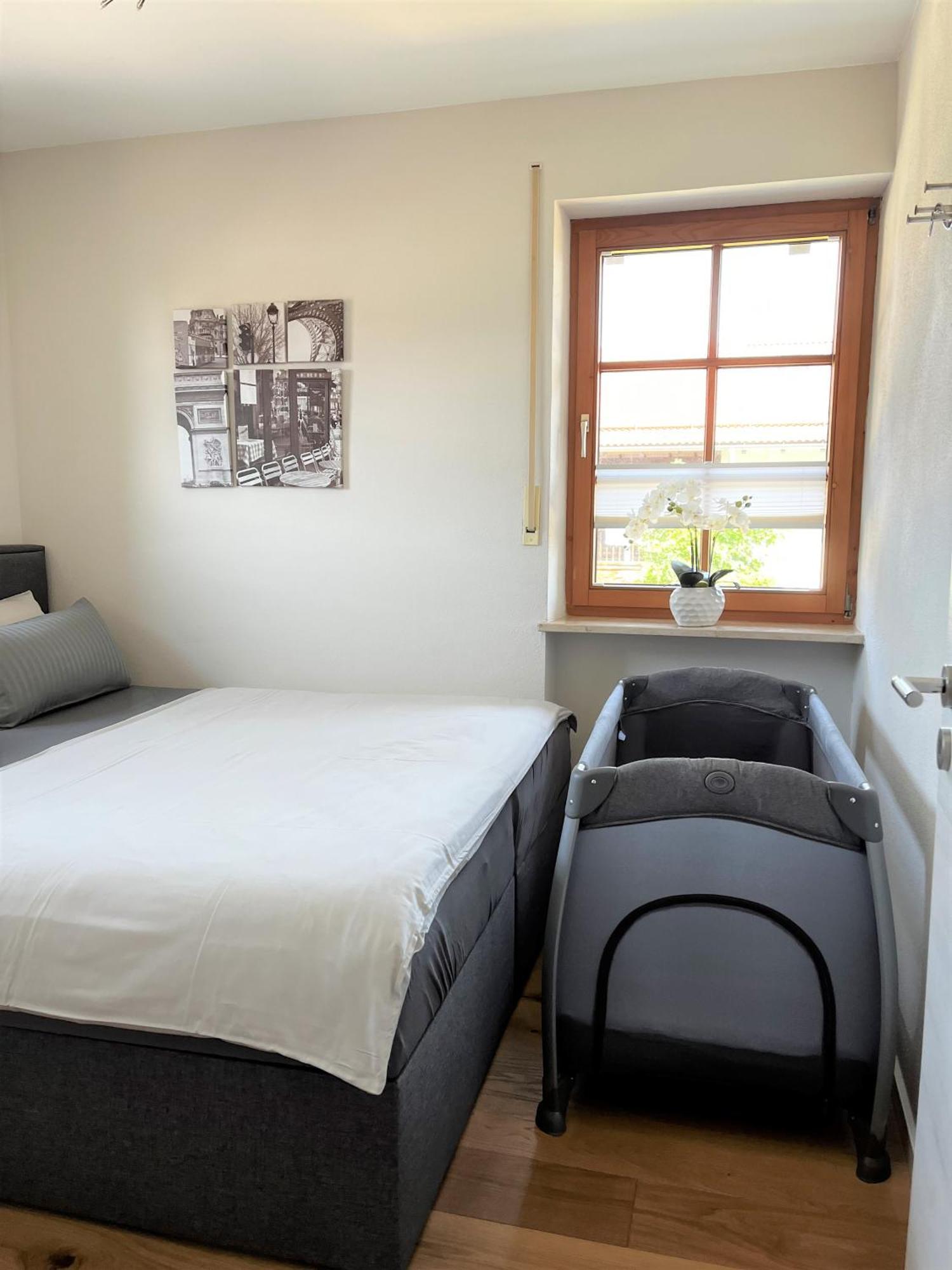 Apartment Wohlfuehlplatzl - Urgemuetlich & Ruhig Vogtareuth Exteriör bild