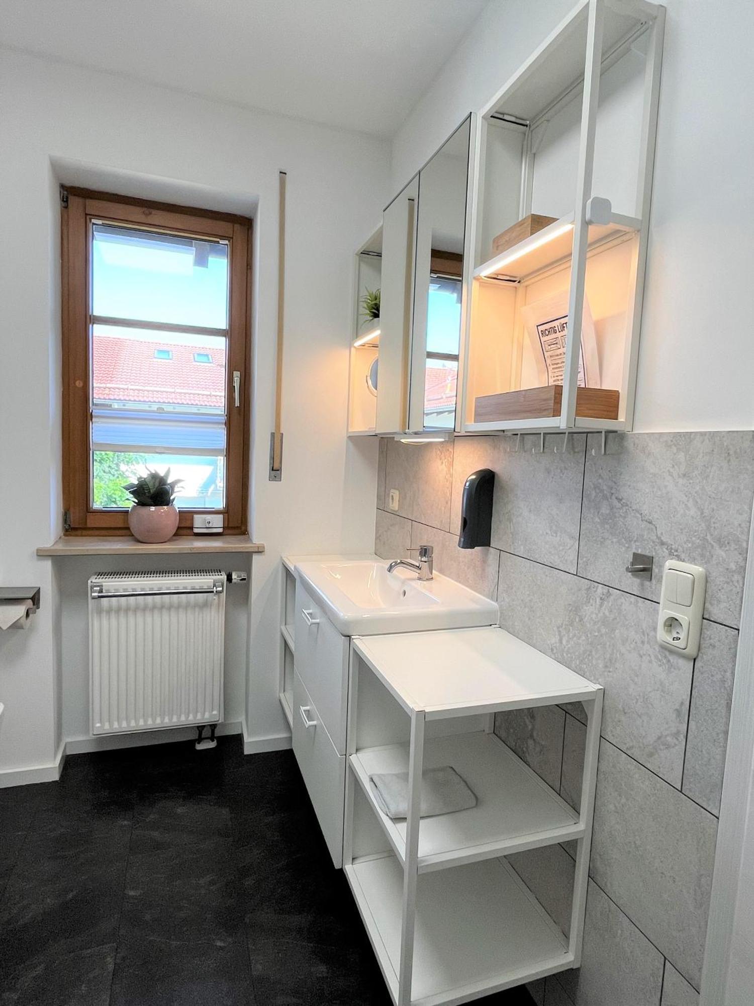 Apartment Wohlfuehlplatzl - Urgemuetlich & Ruhig Vogtareuth Exteriör bild