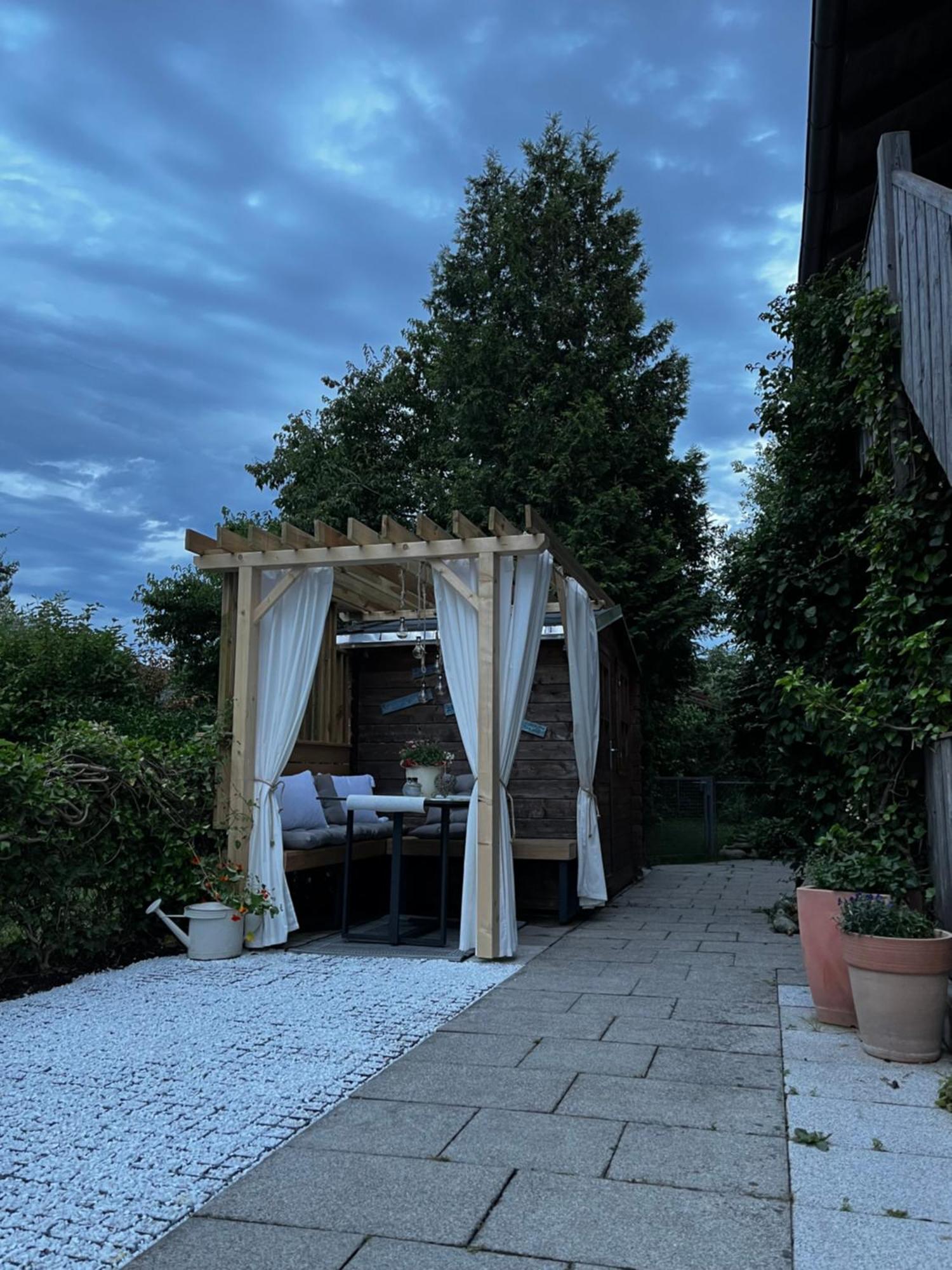 Apartment Wohlfuehlplatzl - Urgemuetlich & Ruhig Vogtareuth Exteriör bild
